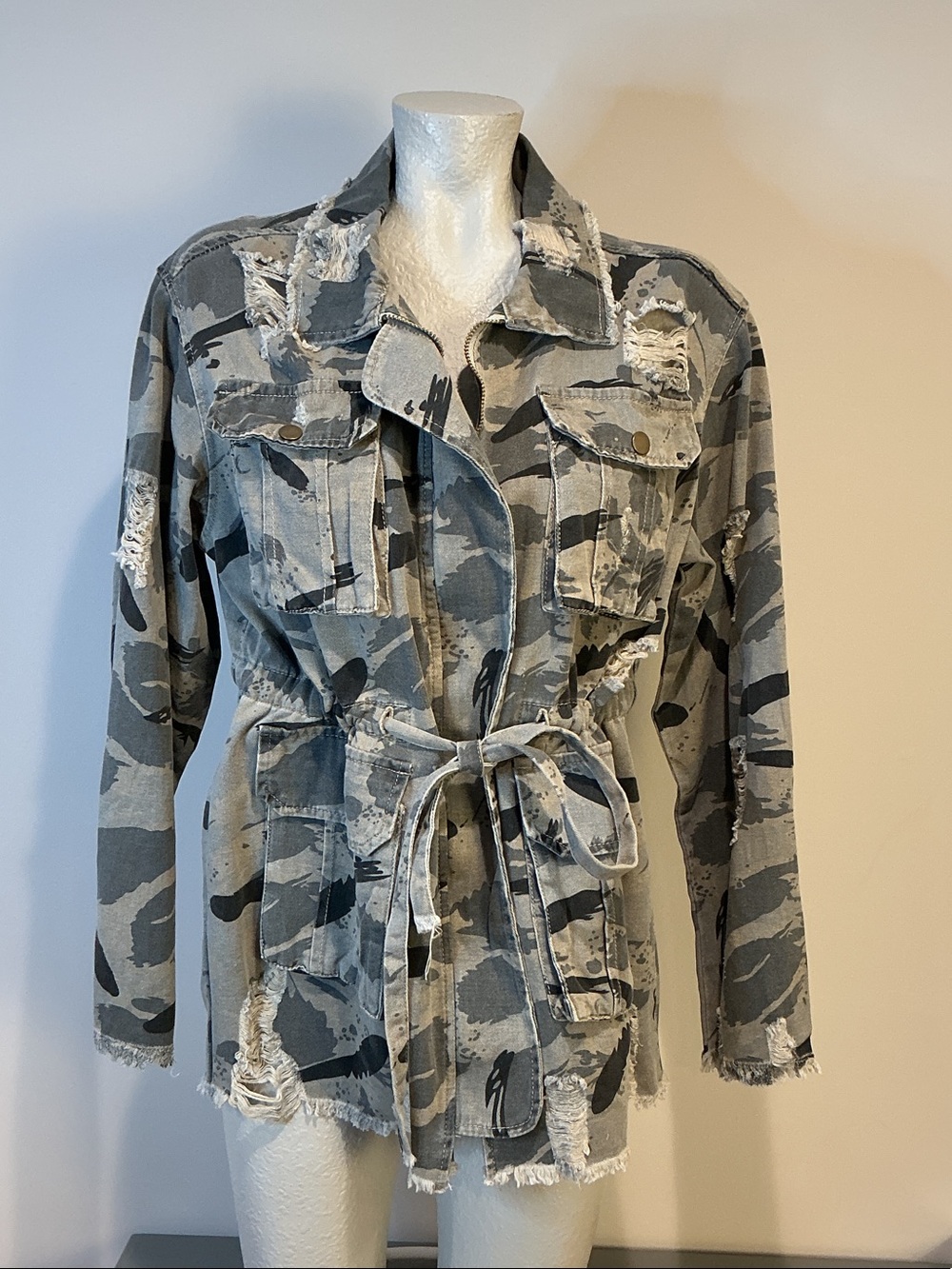 POL Jodi Camouflage Distressed Tie-Waist Utility Jacket, size Small